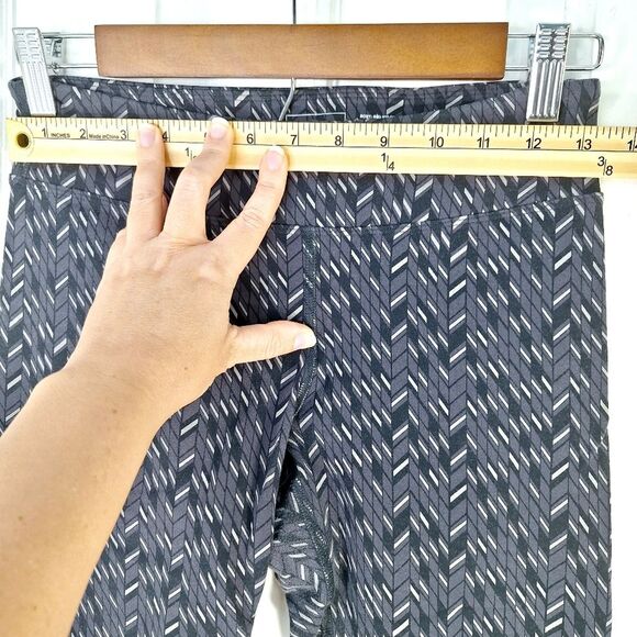 L.L. Bean Charcoal Gray Geometric Carbon Fiber Capri Leggings Sz XS - Picture 7 of 13